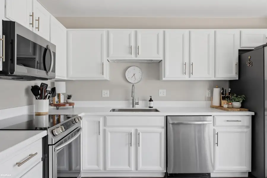 51829 Lionel LN, Chesterfield, MI 48051 - #2