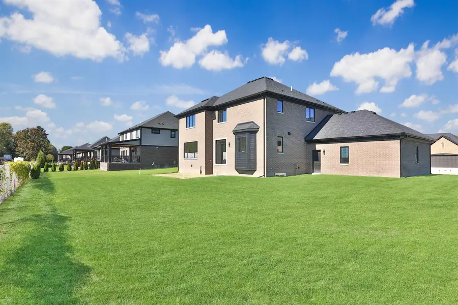 22064 Chaucer ST, Macomb, MI 48044 - #2