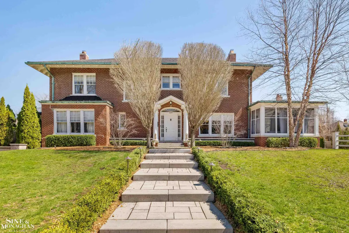 334 University PL, Grosse Pointe, MI 48236 - #1