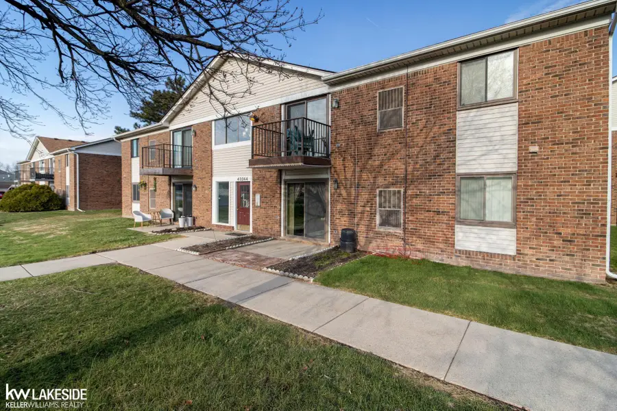 43244 Mound RD, Sterling Heights, MI 48314 - #2