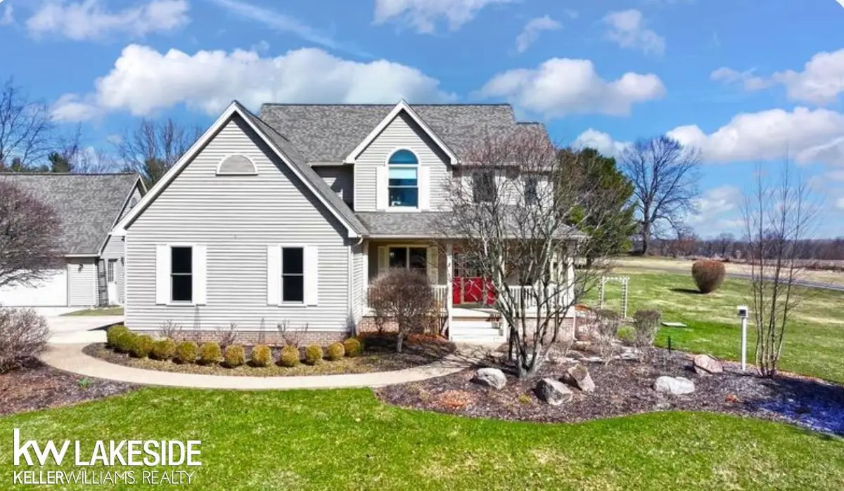 1201 Yule DR, Leonard, MI 48367 - #1