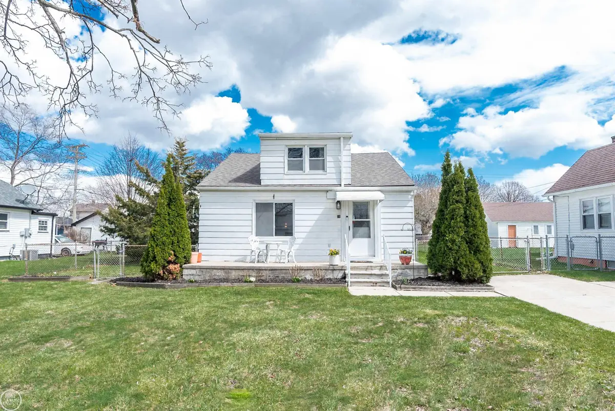 21 Logan ST, Mount Clemens, MI 48043 - #1