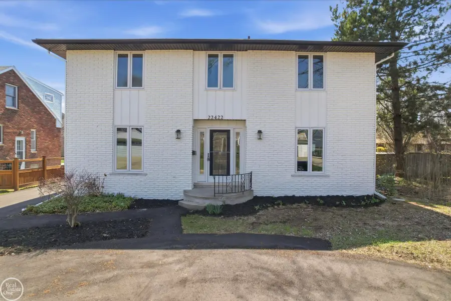 22422 Lakeland ST, Saint Clair Shores, MI 48081 - #2