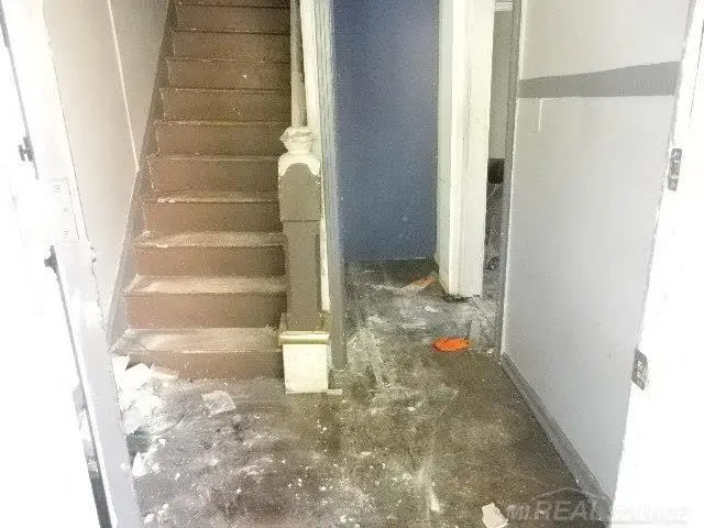 33 Parkview AVE, Mount Clemens, MI 48043 - #3