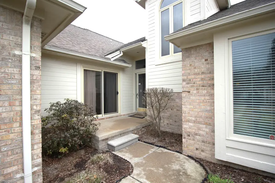 43458 Napa DR, Sterling Heights, MI 48314 - #2