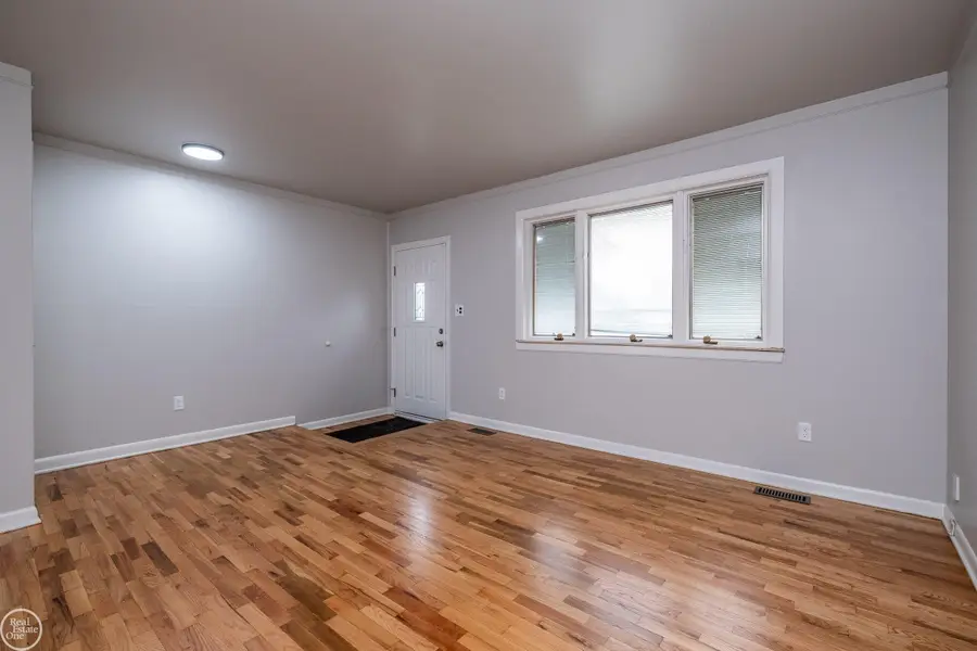 27842 Adler DR, Warren, MI 48088 - #3