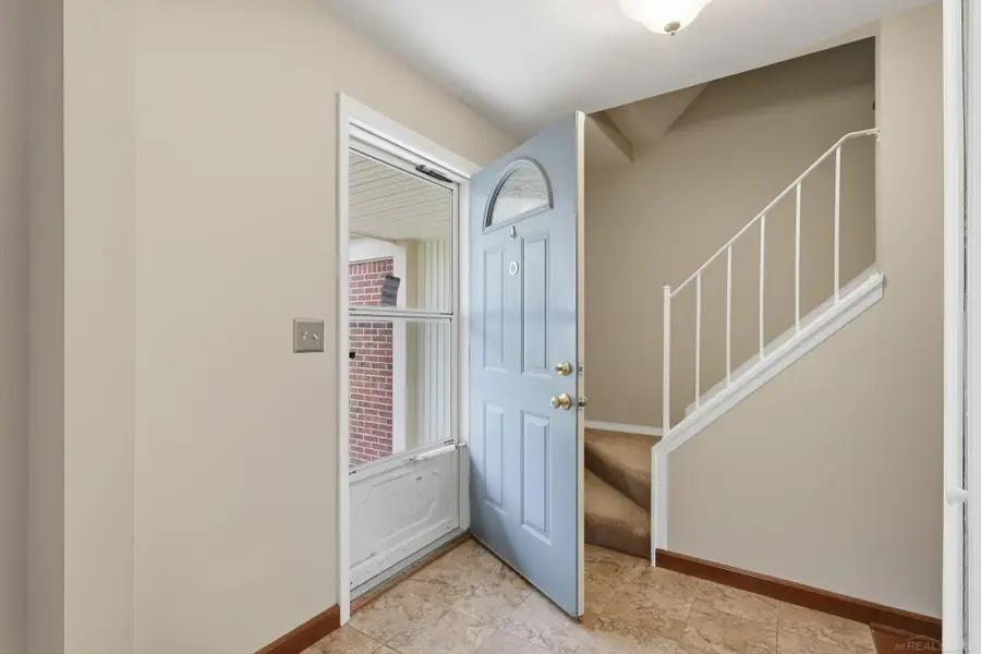 54173 Avondale DR, New Baltimore, MI 48047 - #3