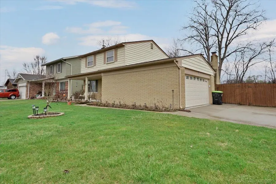 49033 Michelle Ann DR, Chesterfield, MI 48051 - #3