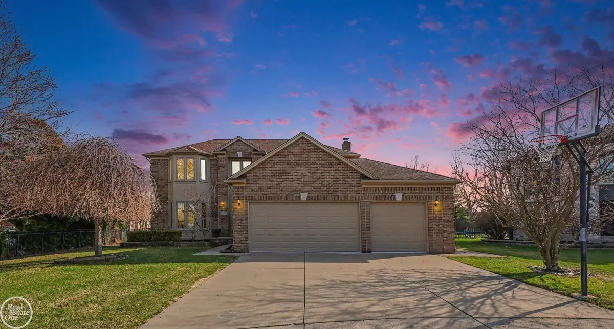 17048 Anthony CT, Macomb, MI 48044 - #1