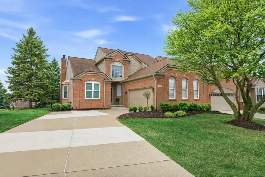 1644 Boulder CT, Rochester, MI 48306 - #2