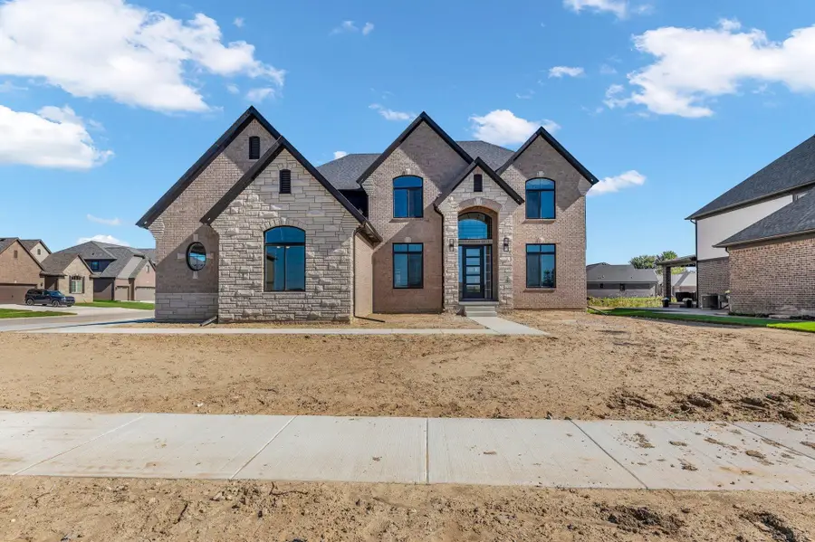 49940 Langford DR, Macomb, MI 48044 - #2