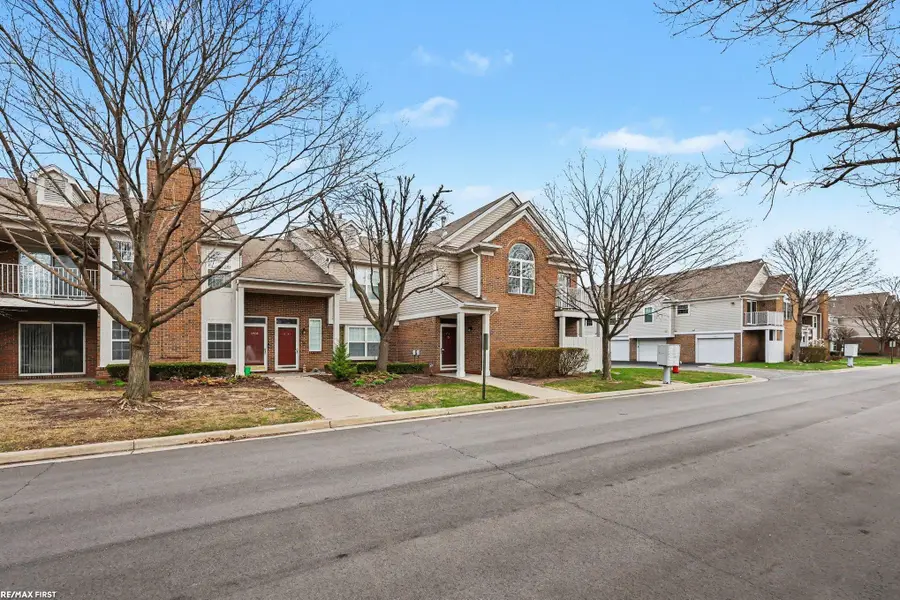 14528 Holborn DR, Sterling Heights, MI 48313 - #2