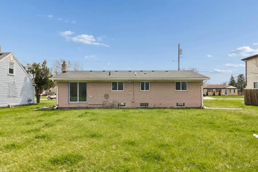 19911 Fenton ST, Roseville, MI 48066 - #2