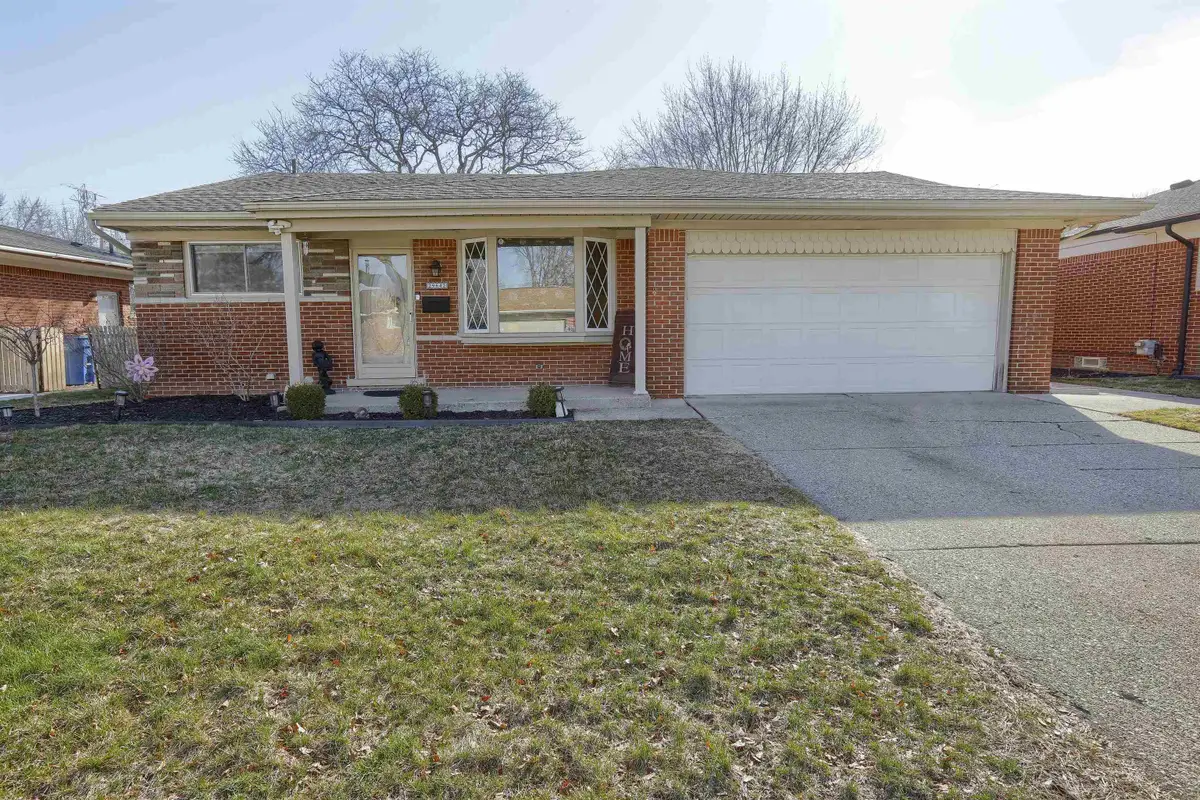 29642 Pinto DR, Warren, MI 48093 - #1