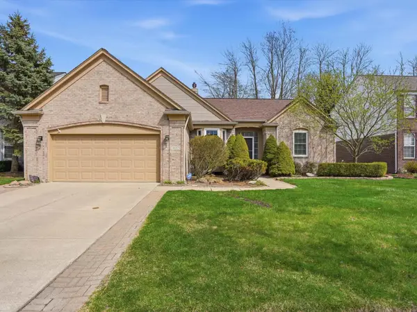 49570 Crusader DR, Macomb, MI 48044