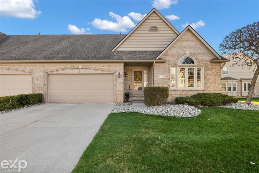 47213 Mission Valley W NONE, Macomb, MI 48042 - #2