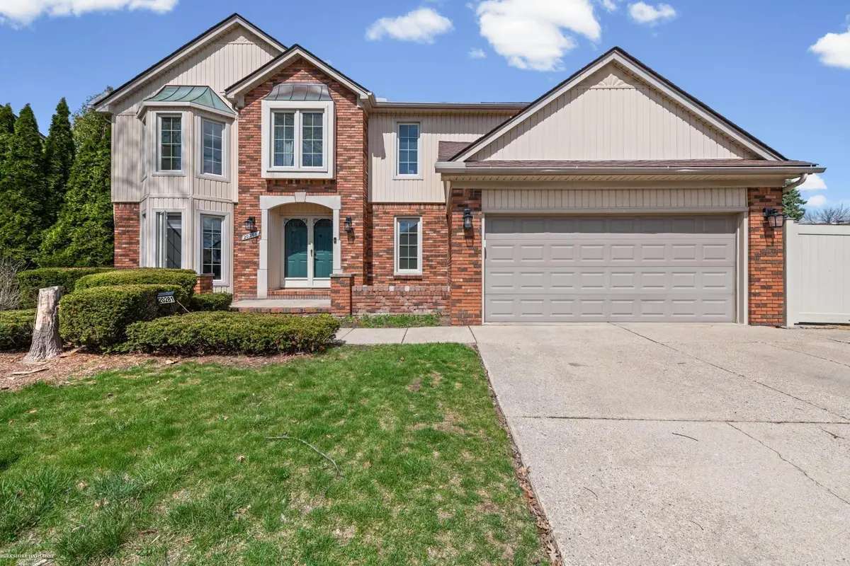 20281 Bannister Way WAY, Clinton, MI 48038 - #1