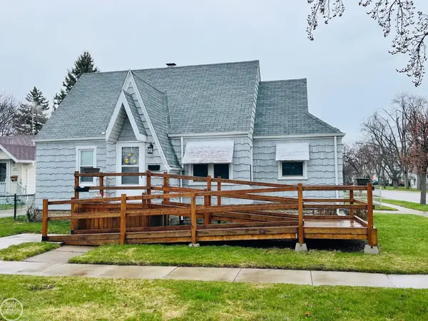 1503 Wall, PortHuron, MI 48060