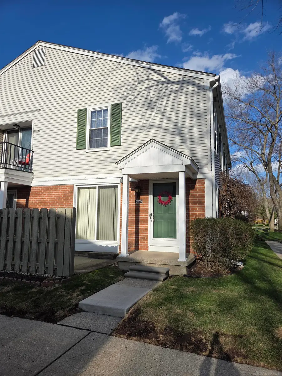 24655 Spring LN, Harrison Township, MI 48045 - #2