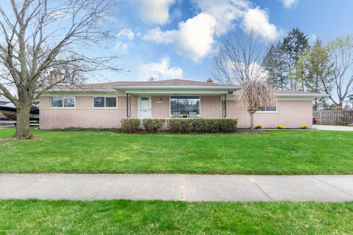 6662 Wanita CT, Shelby, MI 48317 - #1