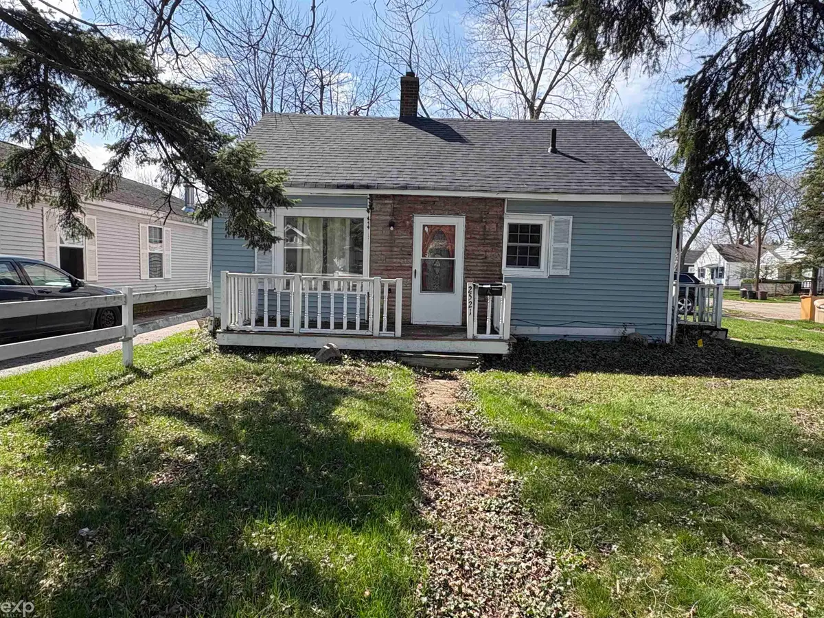 2521 Bay ST, Saginaw, MI 48602 - #1