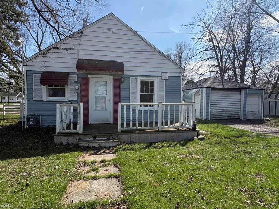 2521 Bay ST, Saginaw, MI 48602 - #3