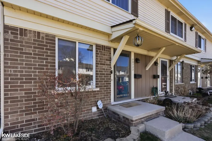 39733 Manor DR, Harrison, MI 48045 - #2