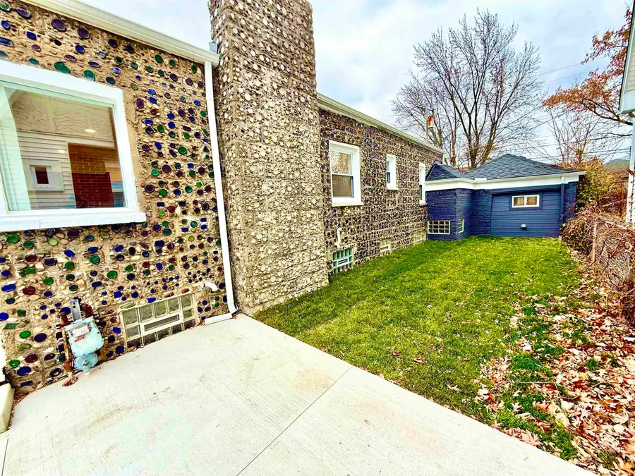 39 W Elza ST, Hazel Park, MI 48030 - #3
