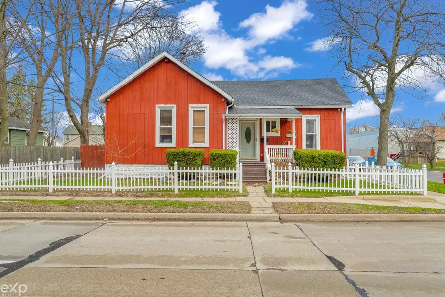 903 Oak ST, Port Huron, MI 48060 - #2