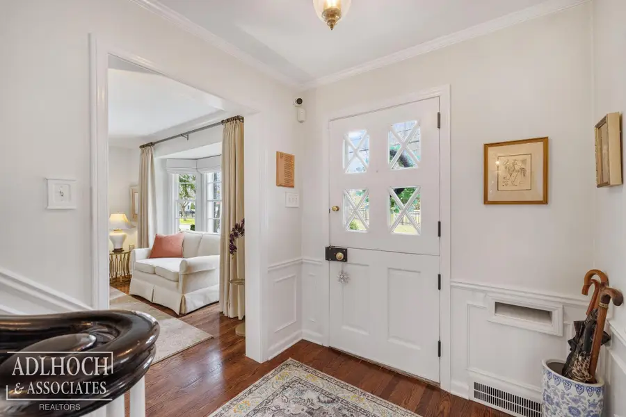 370 Country Club LN, Grosse Pointe Farms, MI 48236 - #3