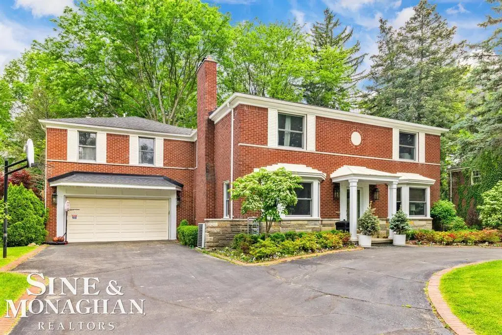 565 Lochmoor BLVD, Grosse Pointe Woods, MI 48236 - #1