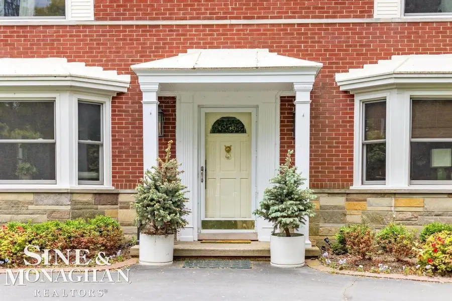 565 Lochmoor BLVD, Grosse Pointe Woods, MI 48236 - #2