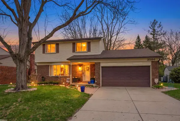 3586 Kings Point DR, Troy, MI 48083