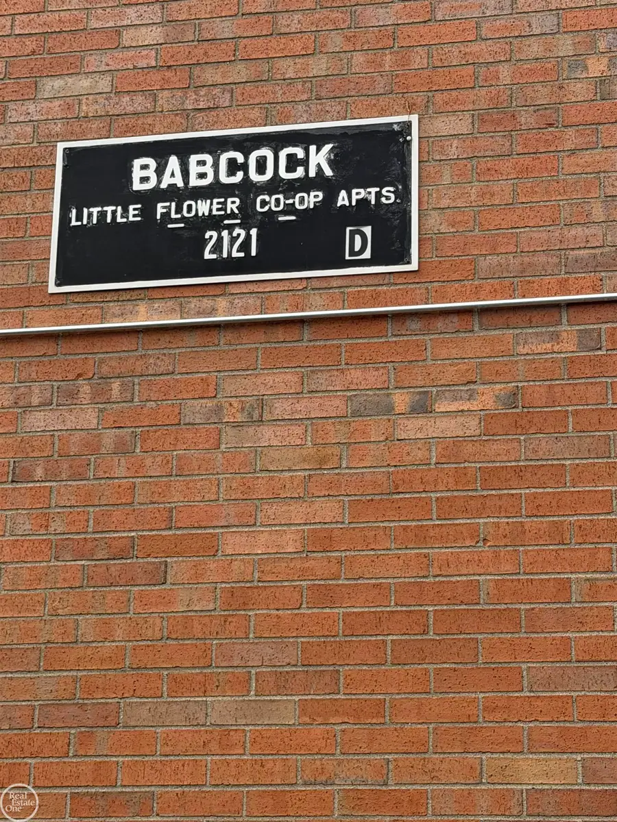 2121 CLAWSON AVE, Royal Oak, MI 48073 - #2