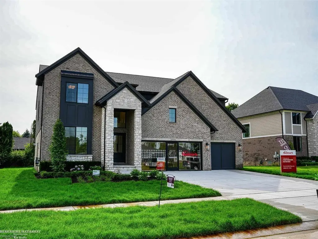 24610 Sawgrass  DR, Macomb, MI 48042 - #1