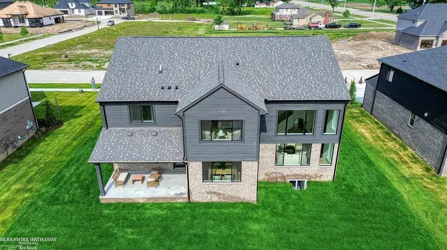 24610 Sawgrass  DR, Macomb, MI 48042 - #2