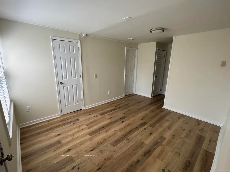 8275 Essex ST, Warren, MI 48089 - #3