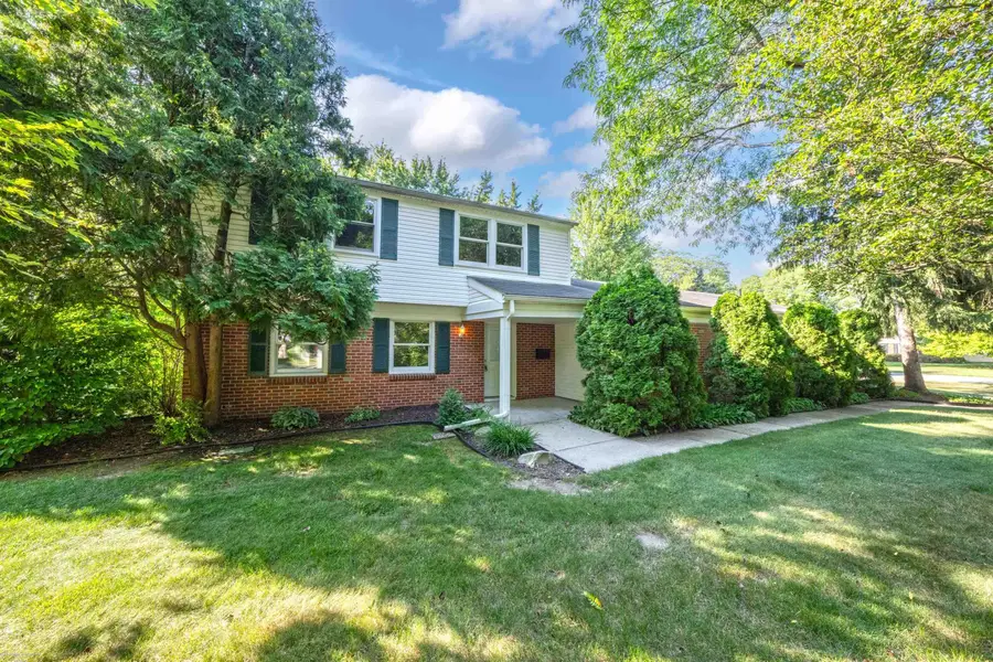 2700 Renshaw DR, Troy, MI 48085 - #2