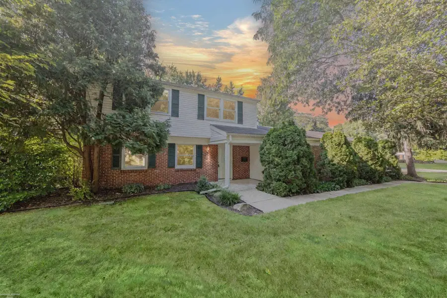 2700 Renshaw DR, Troy, MI 48085 - #3