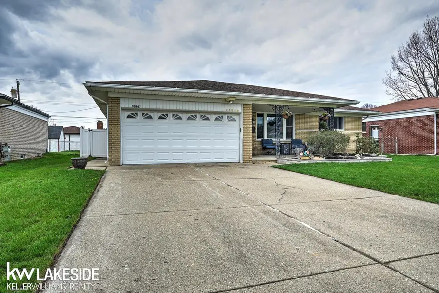 33647 Mina DR, Sterling Heights, MI 48312 - #3