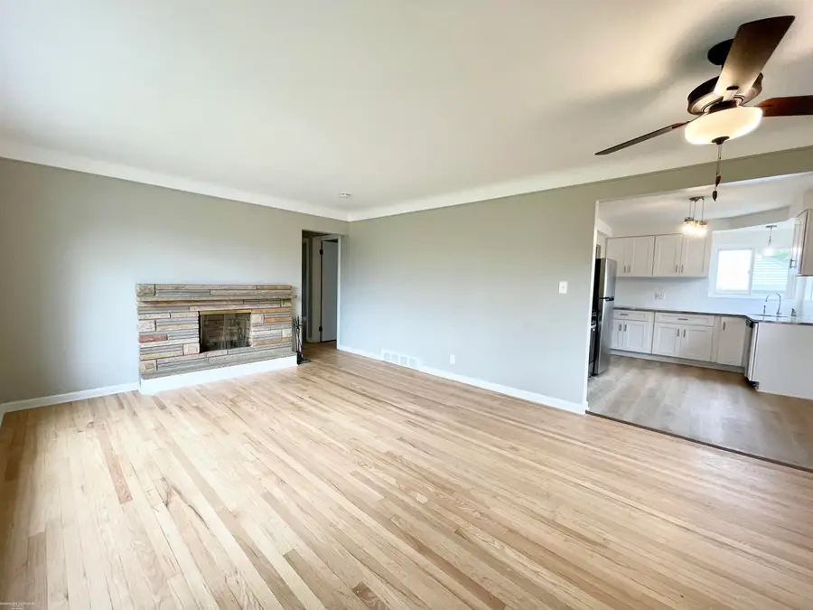 19054 Lister ST, Eastpointe, MI 48021 - #2