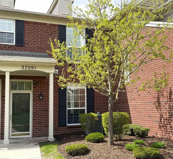 27001 Carrington PL, HarrisonTownship, MI 48045