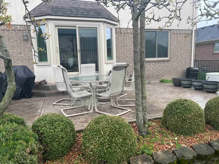 29105 BAY POINTE, Chesterfield, MI 48047 - #2