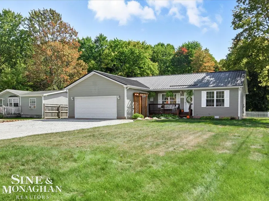 6065 Lapeer RD, Kimball, MI 48074 - #2