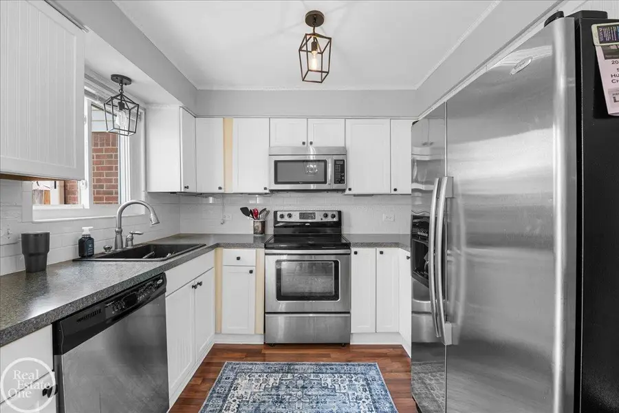 28070 Coleridge ST, Harrison Township, MI 48045 - #2