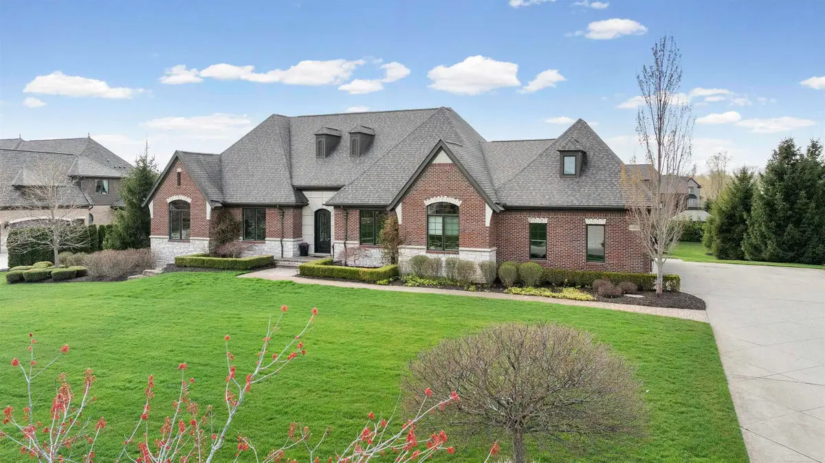 61657 Cotswold DR, Washington, MI 48094 - #1