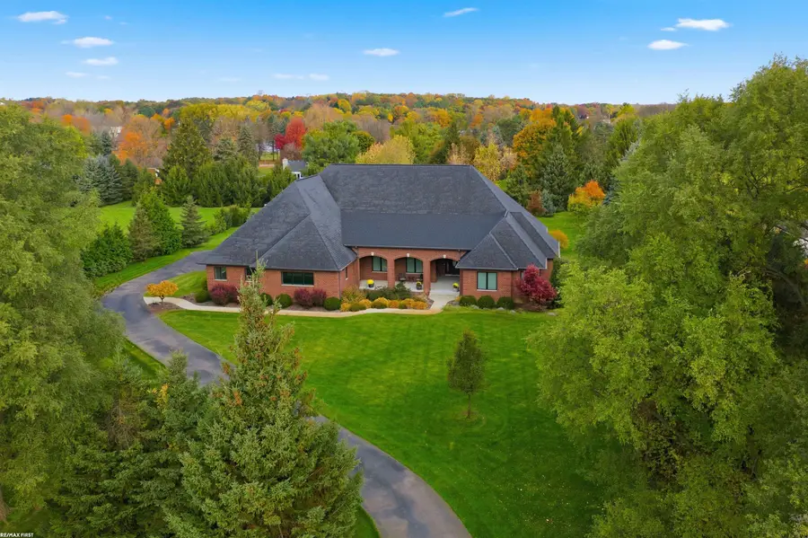 4376 Lancaster DR, Clarkston, MI 48348 - #2