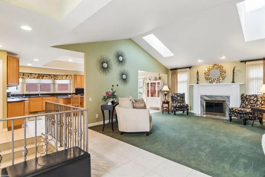 21370 Sabrina DR, Macomb, MI 48044 - #2