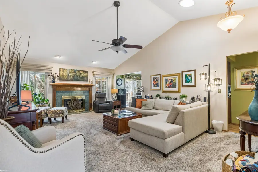 22480 Clearwater DR, Macomb, MI 48044 - #2