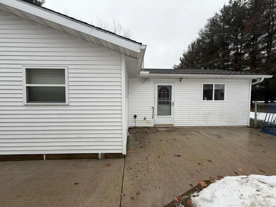 2161 N Bringold AVE, Harrison, MI 48625 - #2